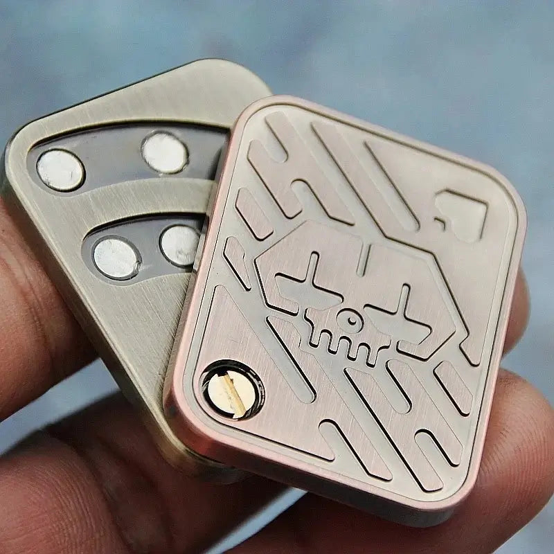 Poker King fidget slider Fidget Toy in metal, designed for stress relief and tactile satisfaction