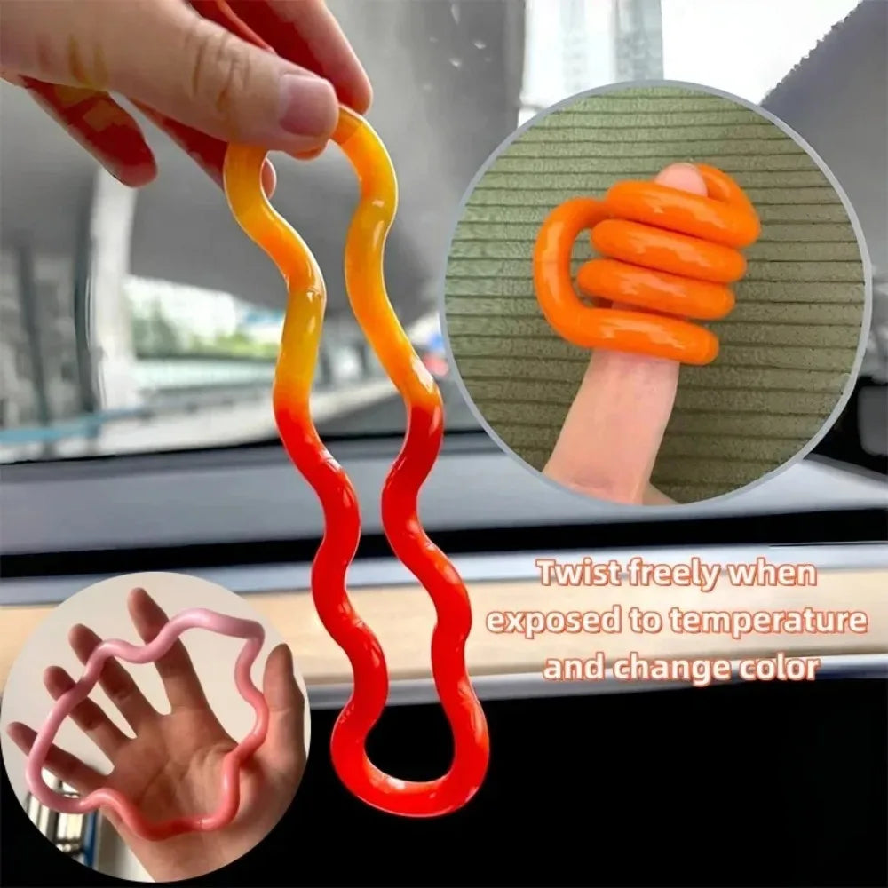 Thermochromic tangle fidget toy shifting color from hand warmth